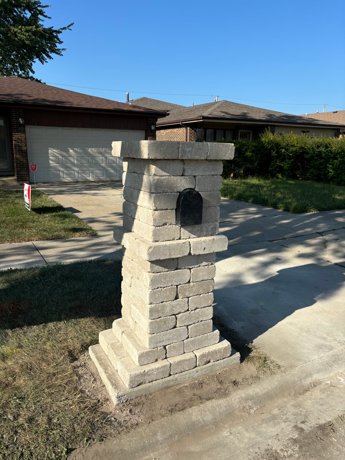 Stone Retaining Wall & Columns — Aurora, IL